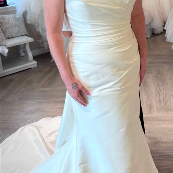 Source Unknown Cream Wedding Dress - Picture 5 of 6